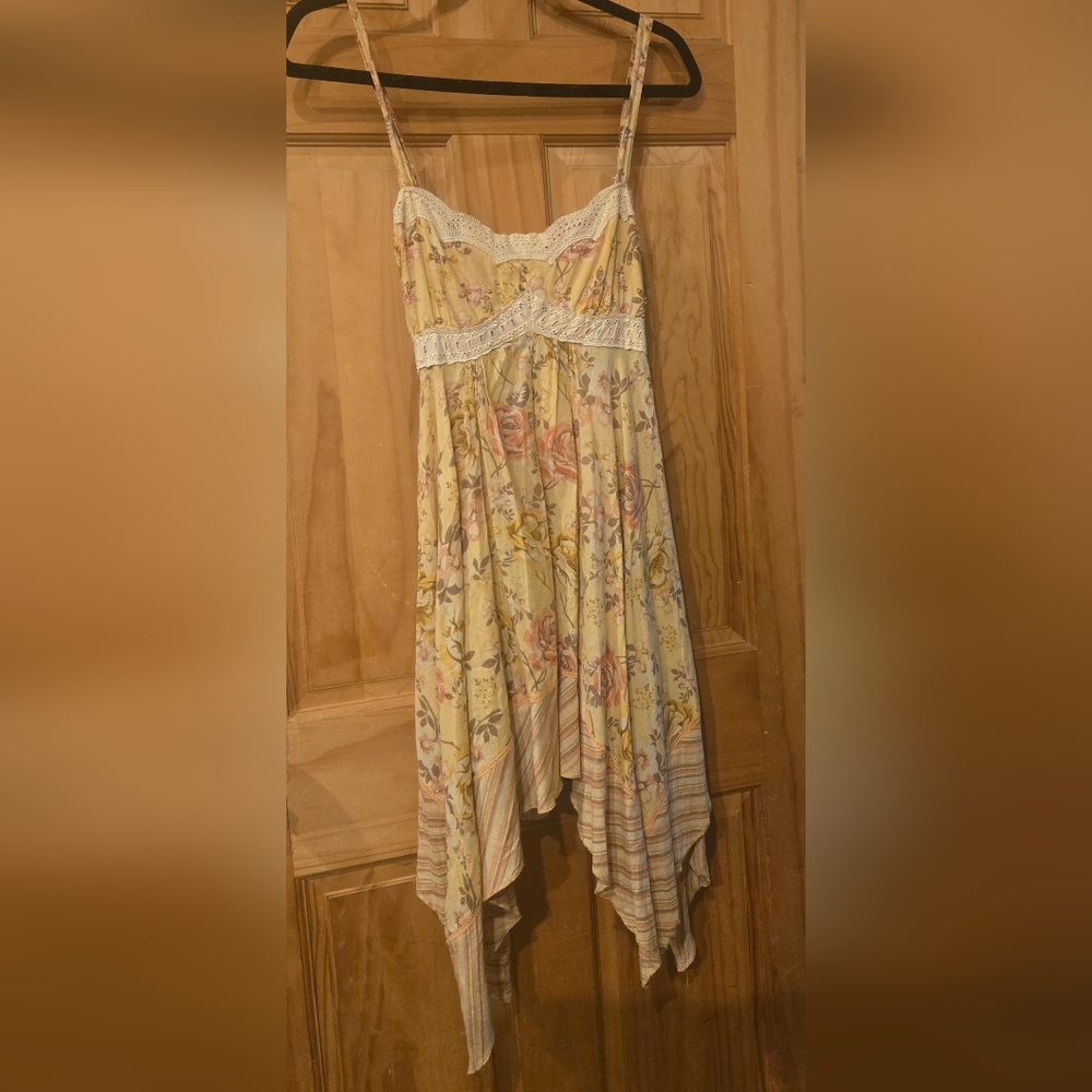 Dolce Cabo handkerchief top/dress